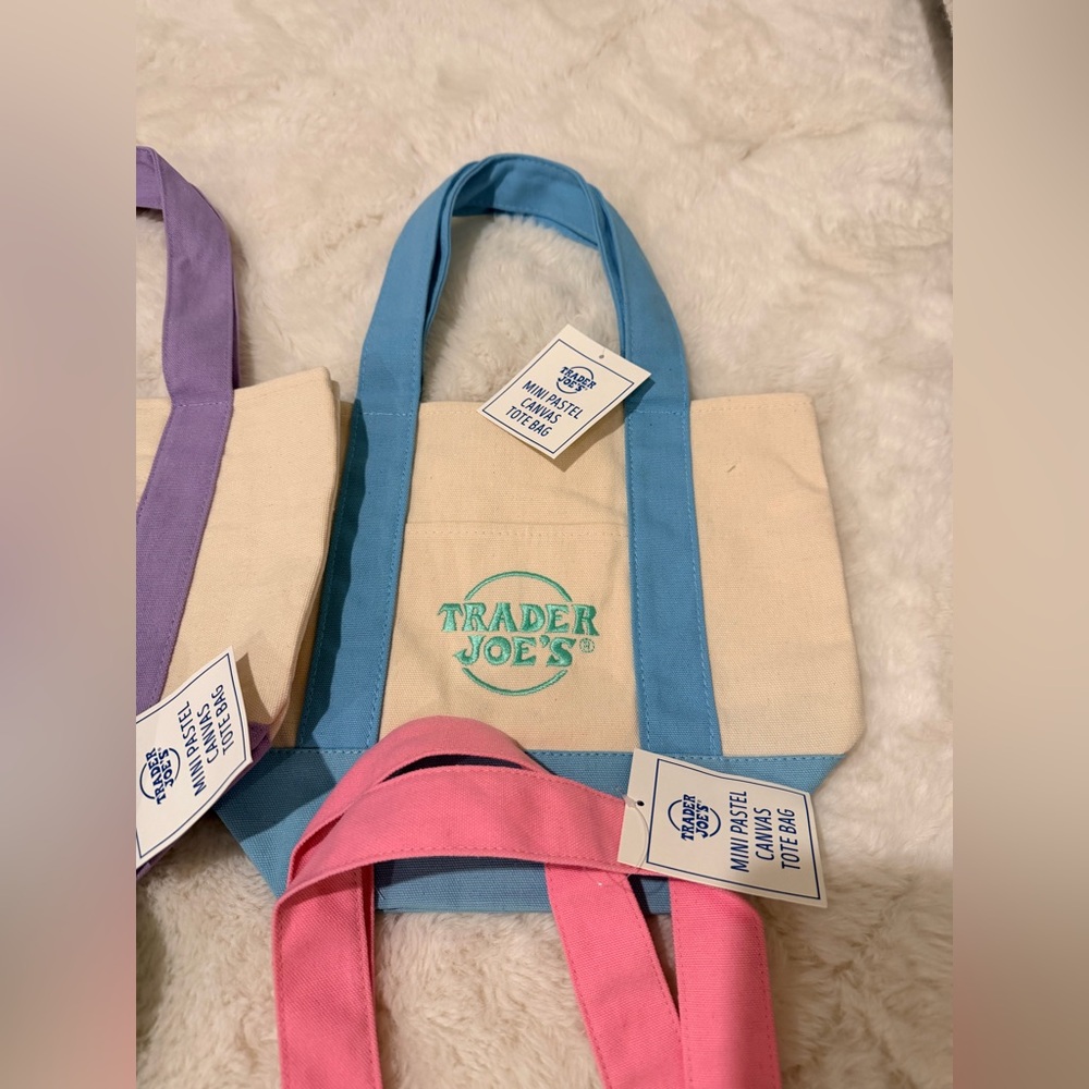 TRADER JOE’s Pastel Canvas Tote Bag Bundle - Picture 6 of 7